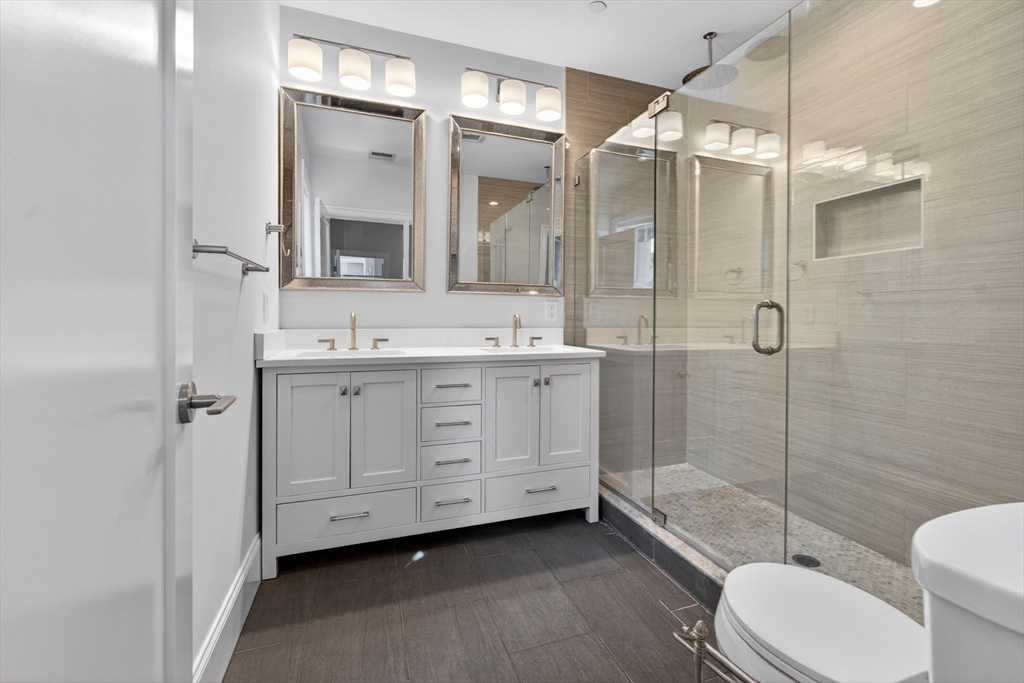 36 Rossmore St # 2