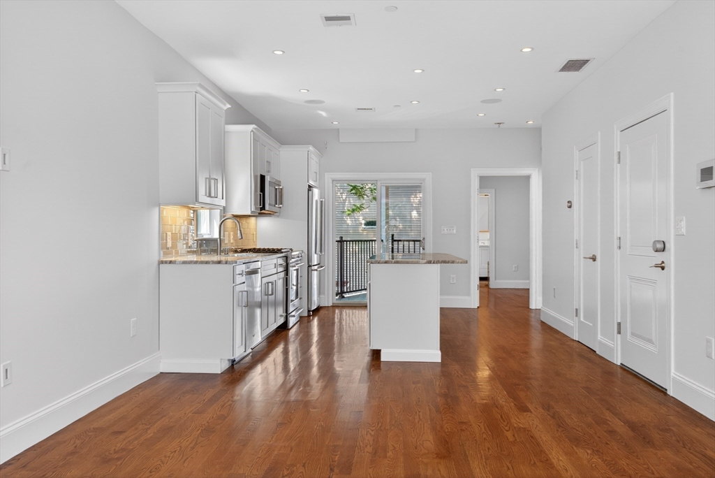 36 Rossmore St # 2