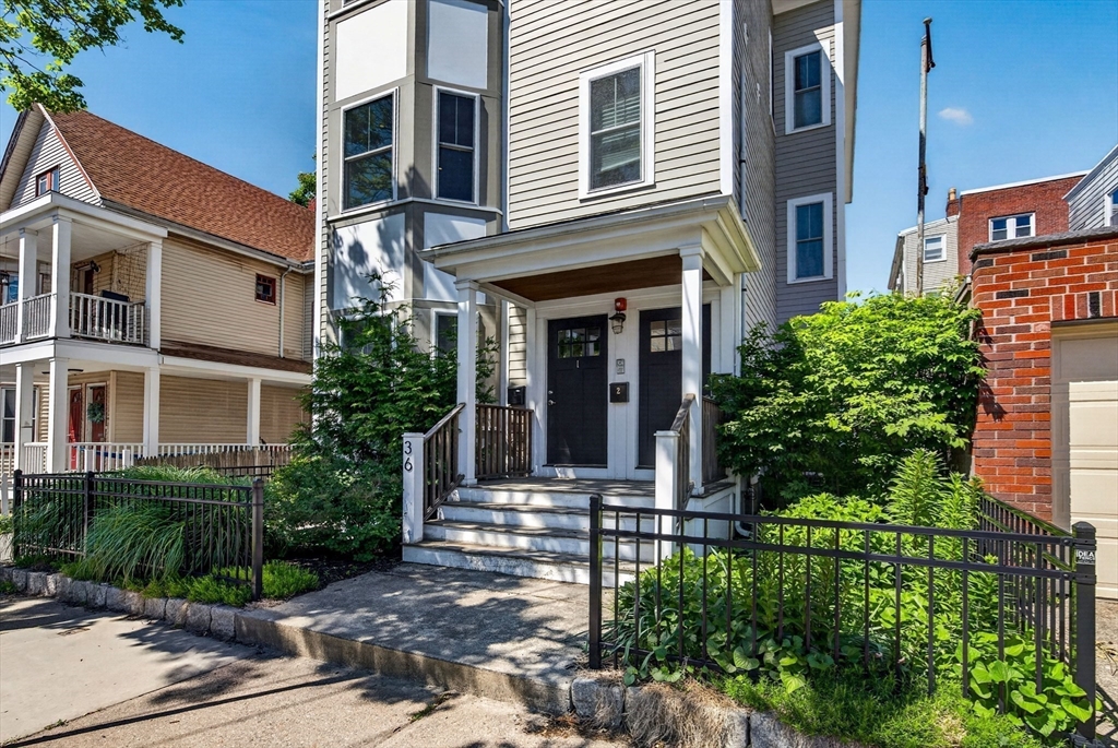 36 Rossmore St # 2