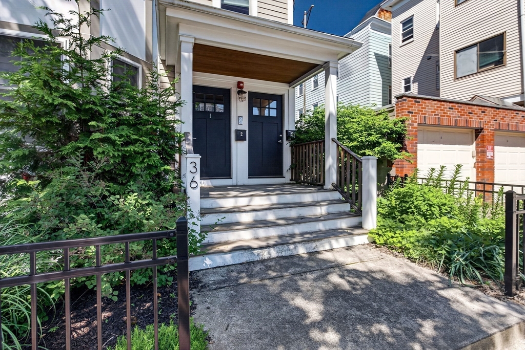 36 Rossmore St # 2