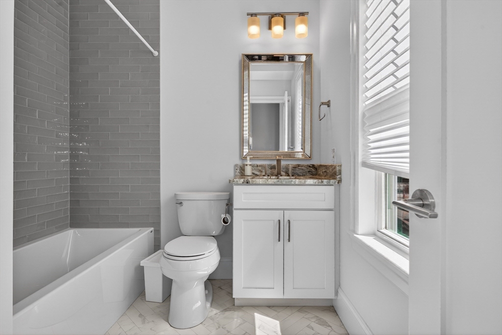 36 Rossmore St # 2