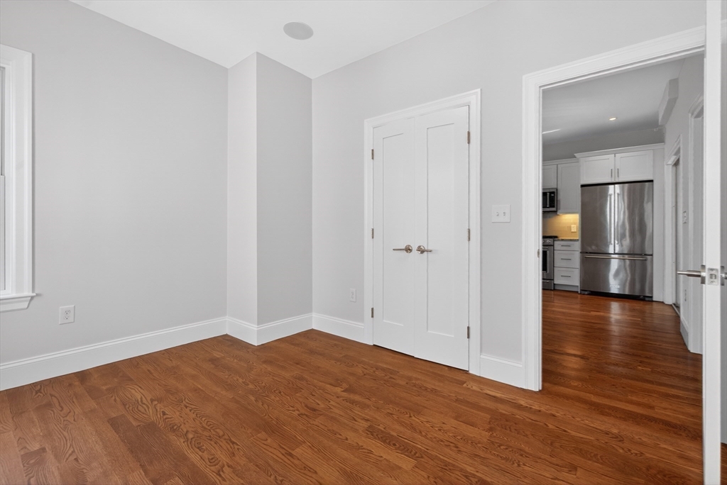 36 Rossmore St # 2