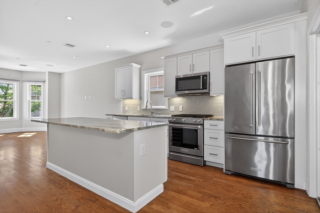 36 Rossmore St # 2