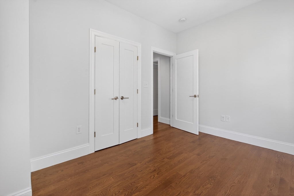 36 Rossmore St # 2