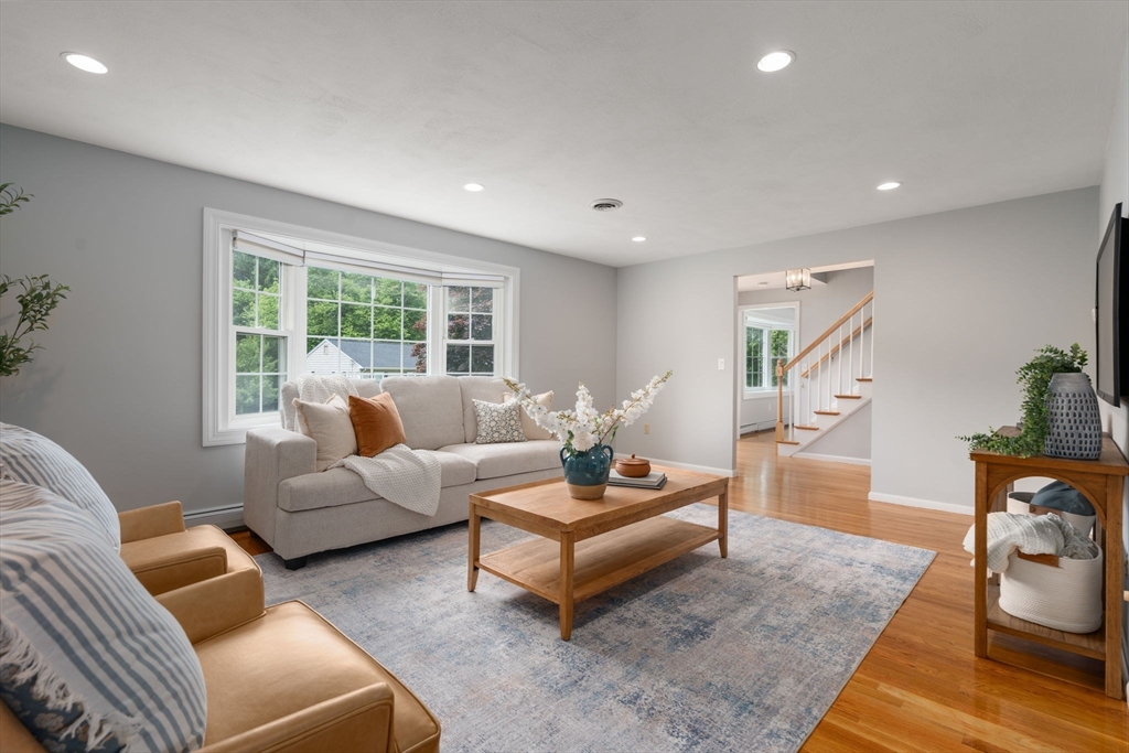 11 Foxhill Rd