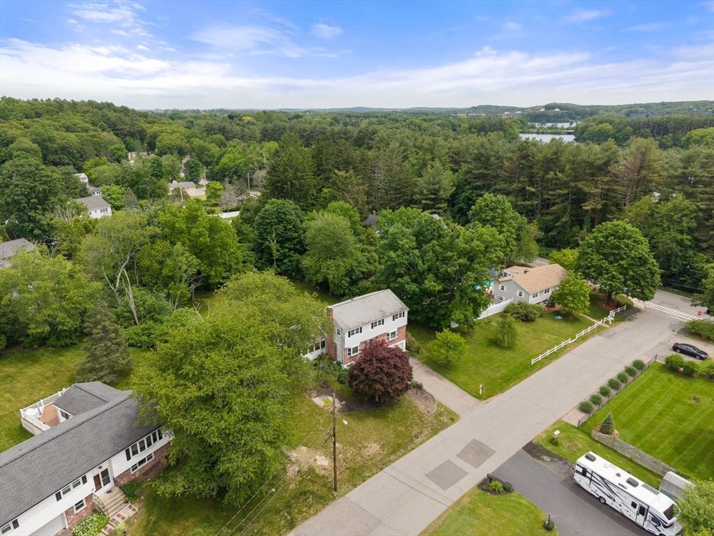 11 Foxhill Rd