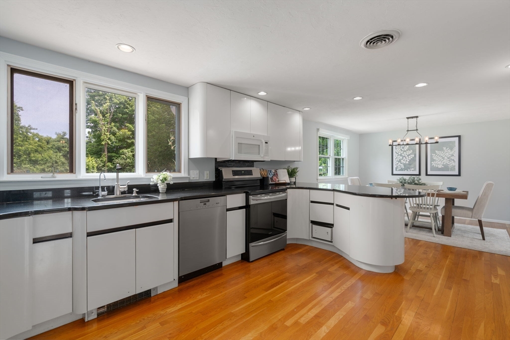 11 Foxhill Rd