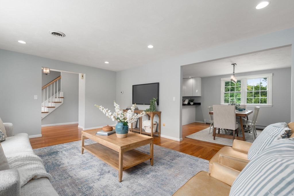 11 Foxhill Rd