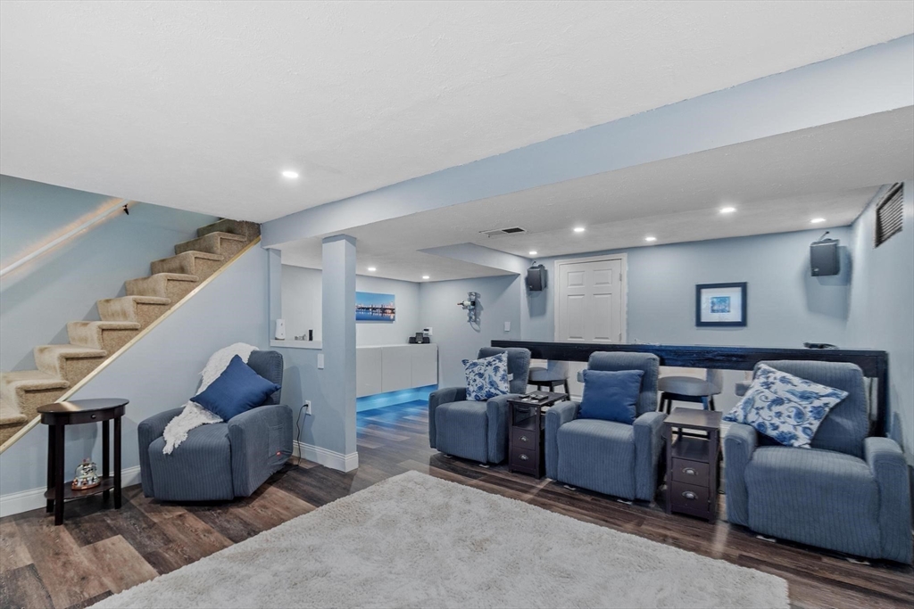 2 Pleasant Avenue