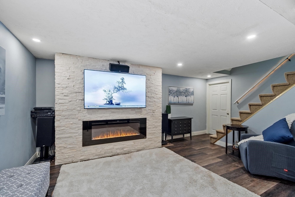 2 Pleasant Avenue