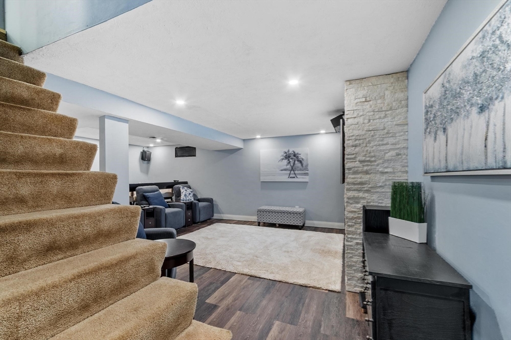 2 Pleasant Avenue