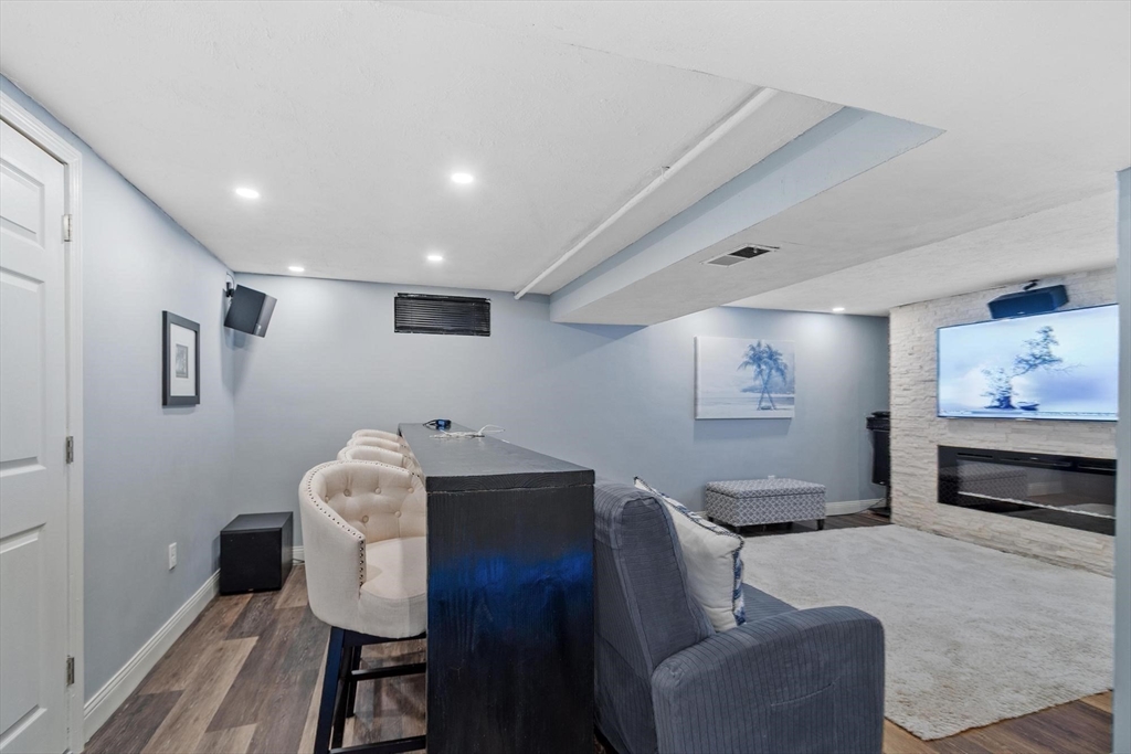 2 Pleasant Avenue