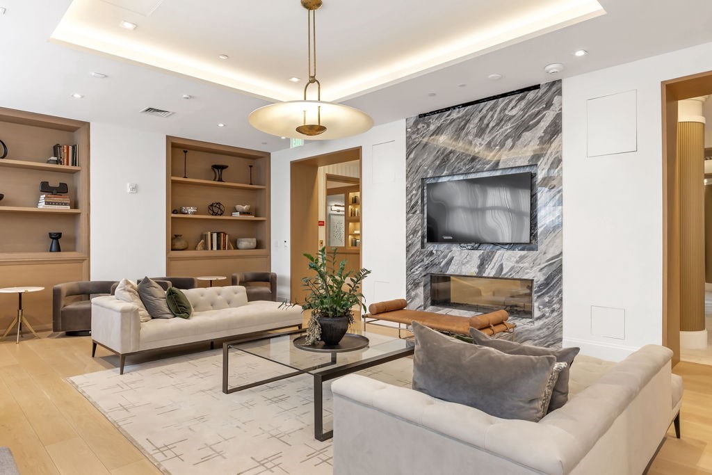 100 Shawmut Ave # 807 Unit: 8-807