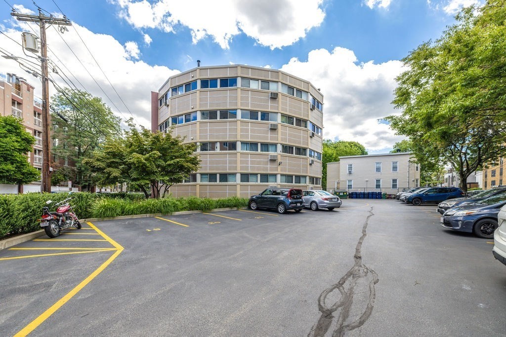 348 Franklin St # 3A