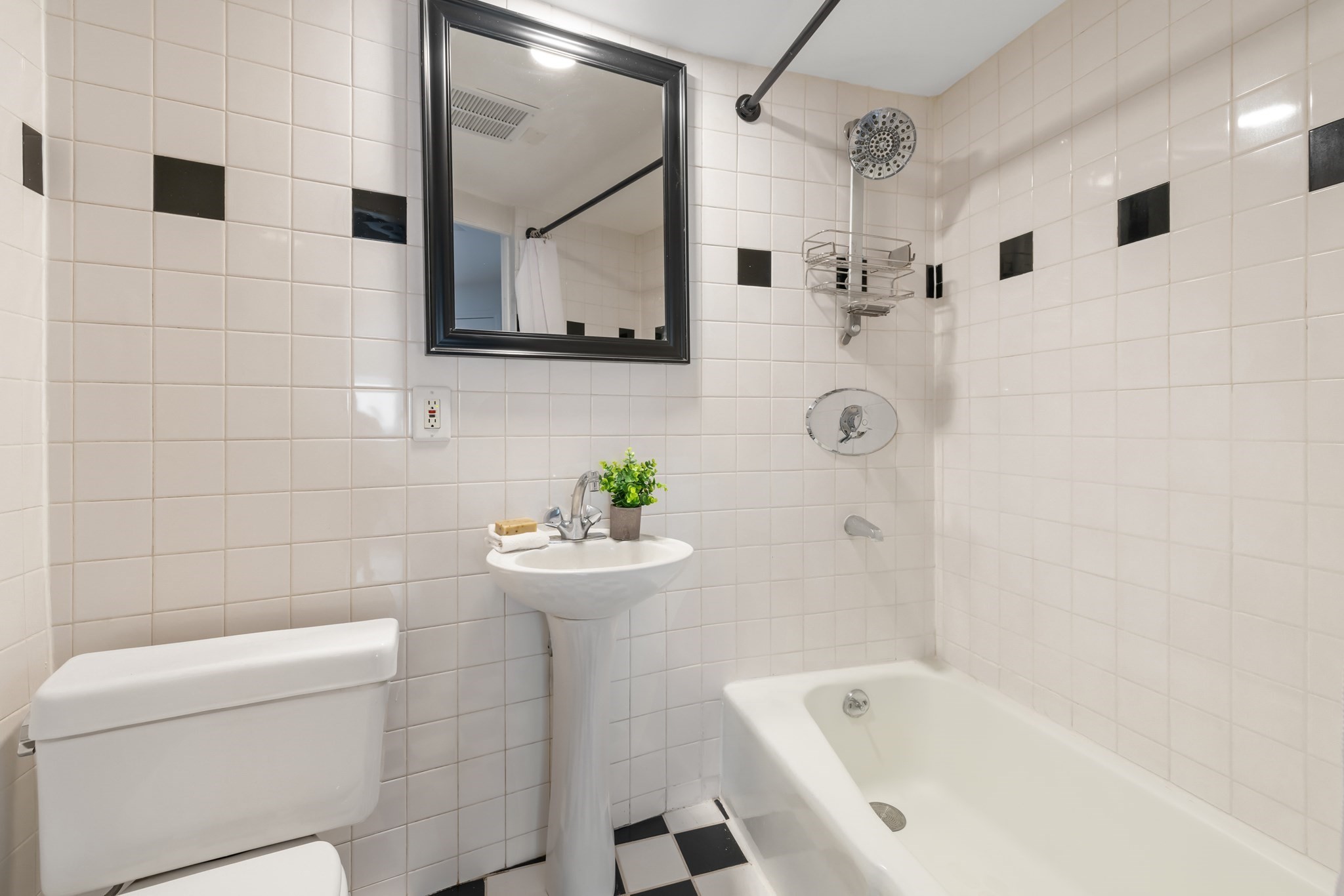 348 Franklin St # 3A