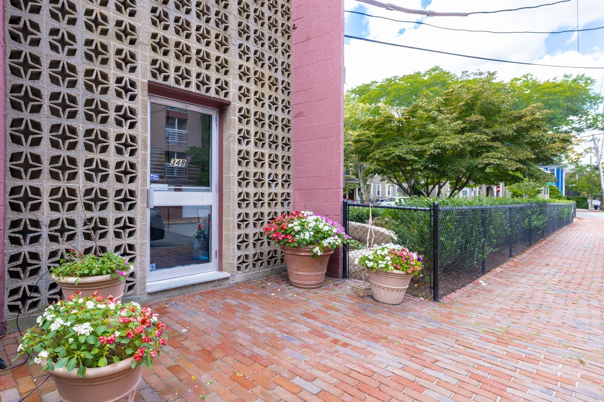 348 Franklin St # 3A