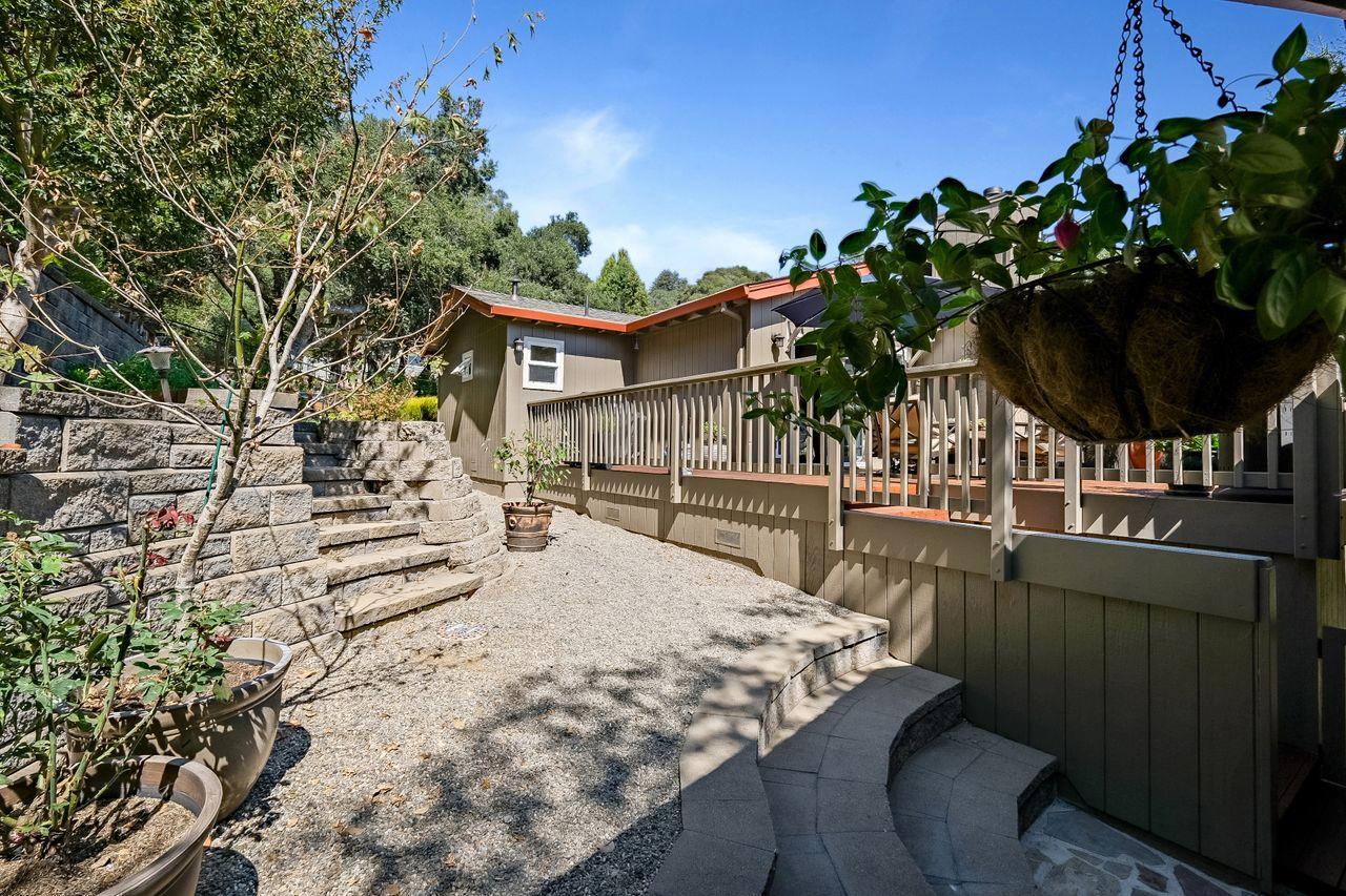 165 Petery LN