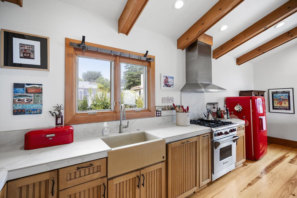 325 Kingsbury DR