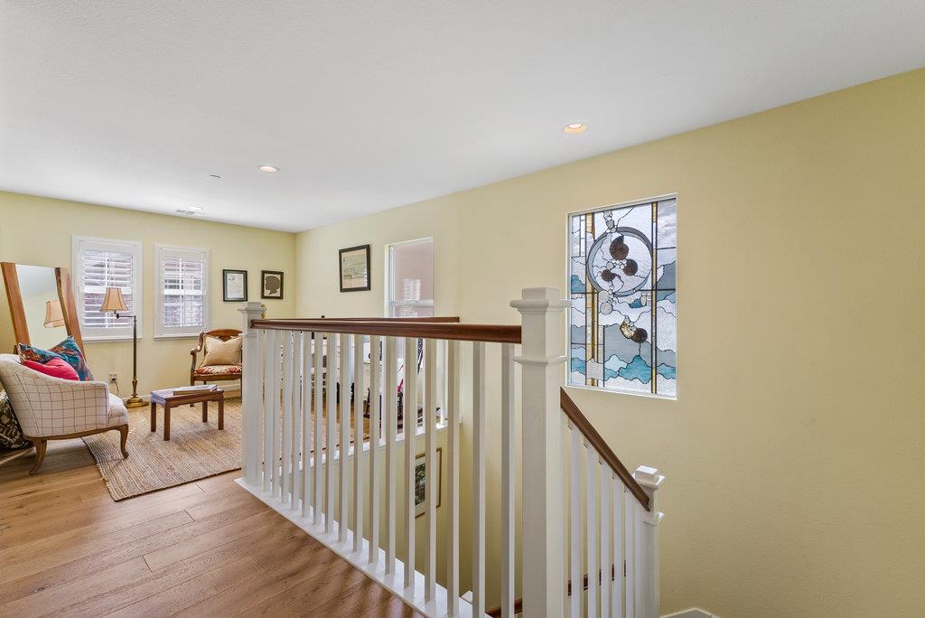 237 Fieldcrest LN
