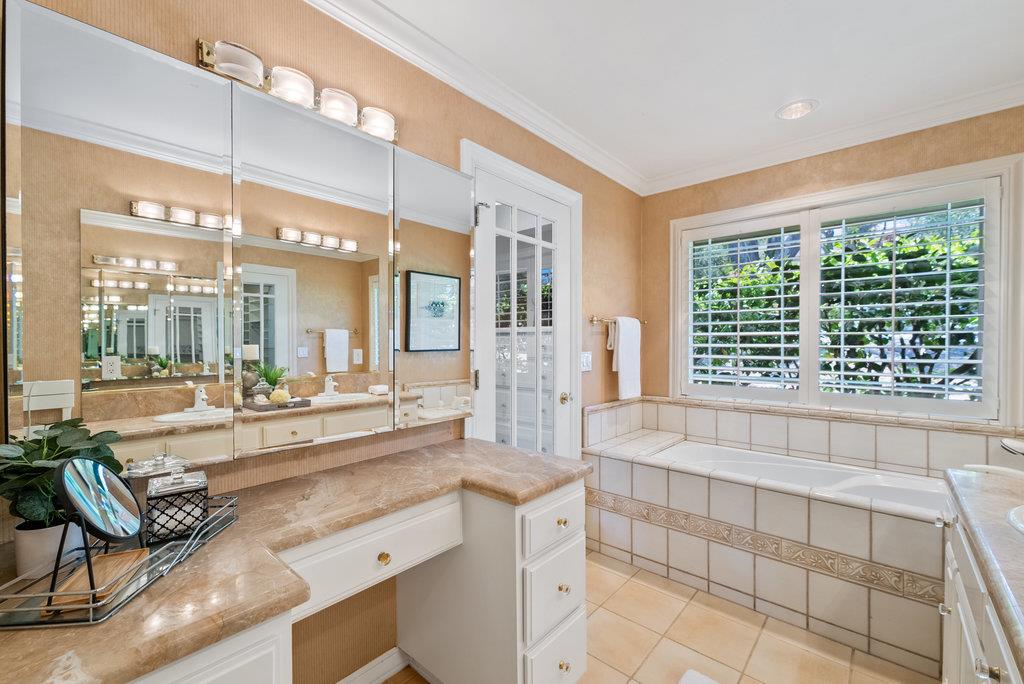 290 Saint Andrews DR