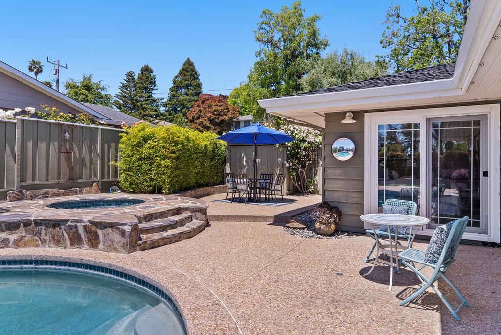 290 Saint Andrews DR