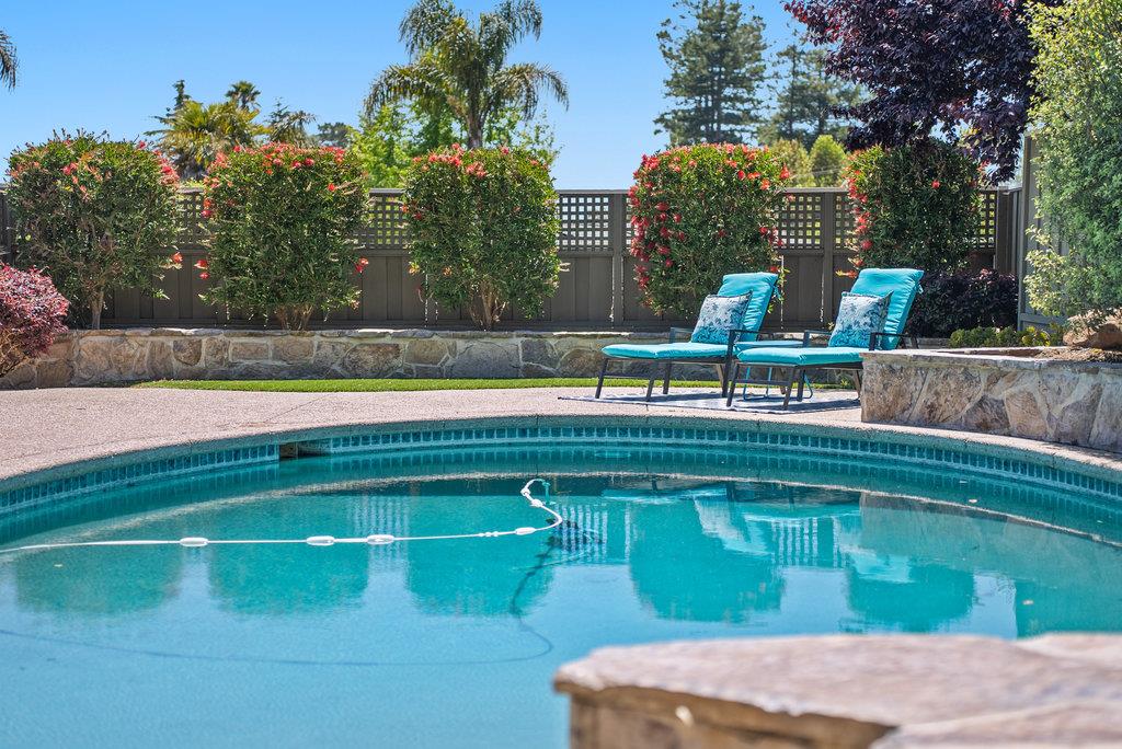 290 Saint Andrews DR