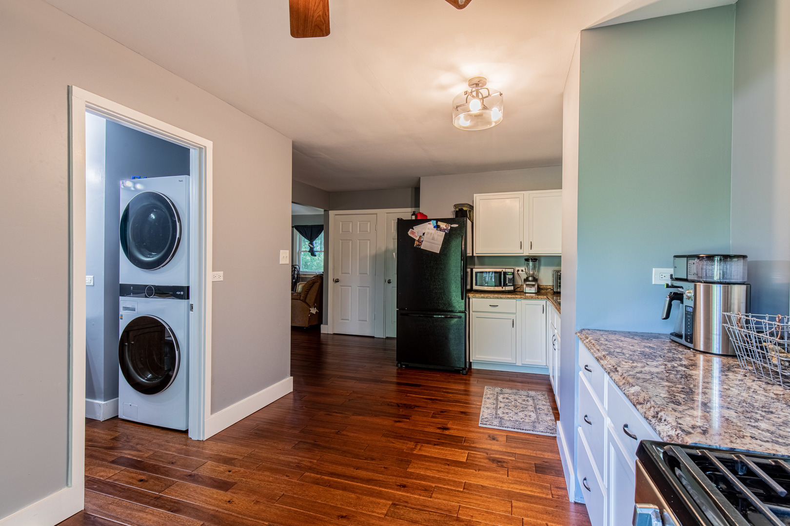 7 N Walnut Drive