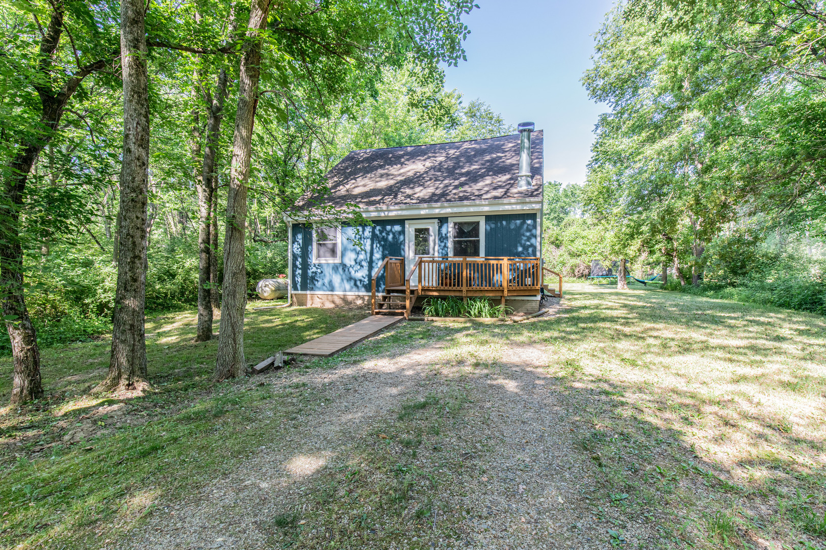 7 N Walnut Drive