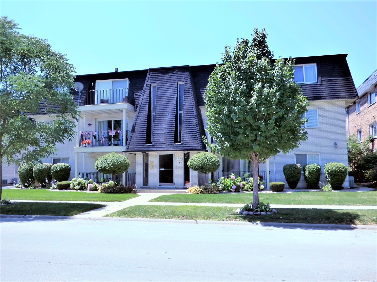 10936 Kilpatrick Avenue Unit: 3C