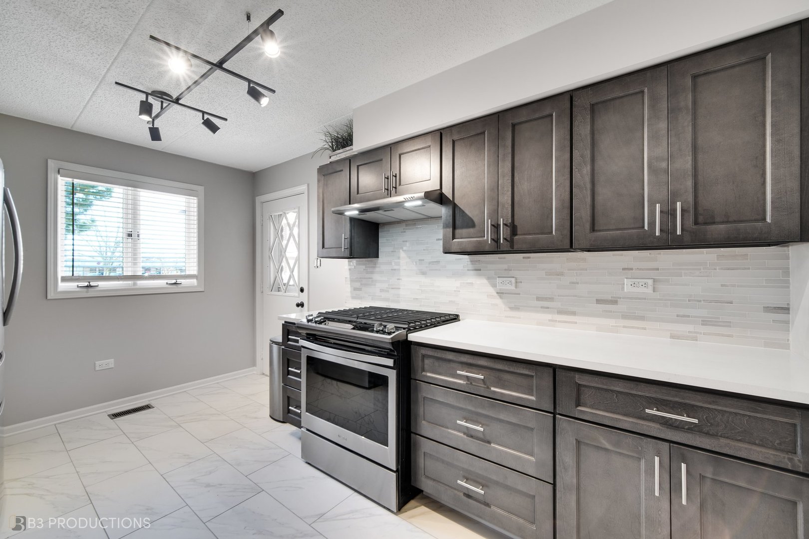10531 S ROBERTS Road Unit: 1-A