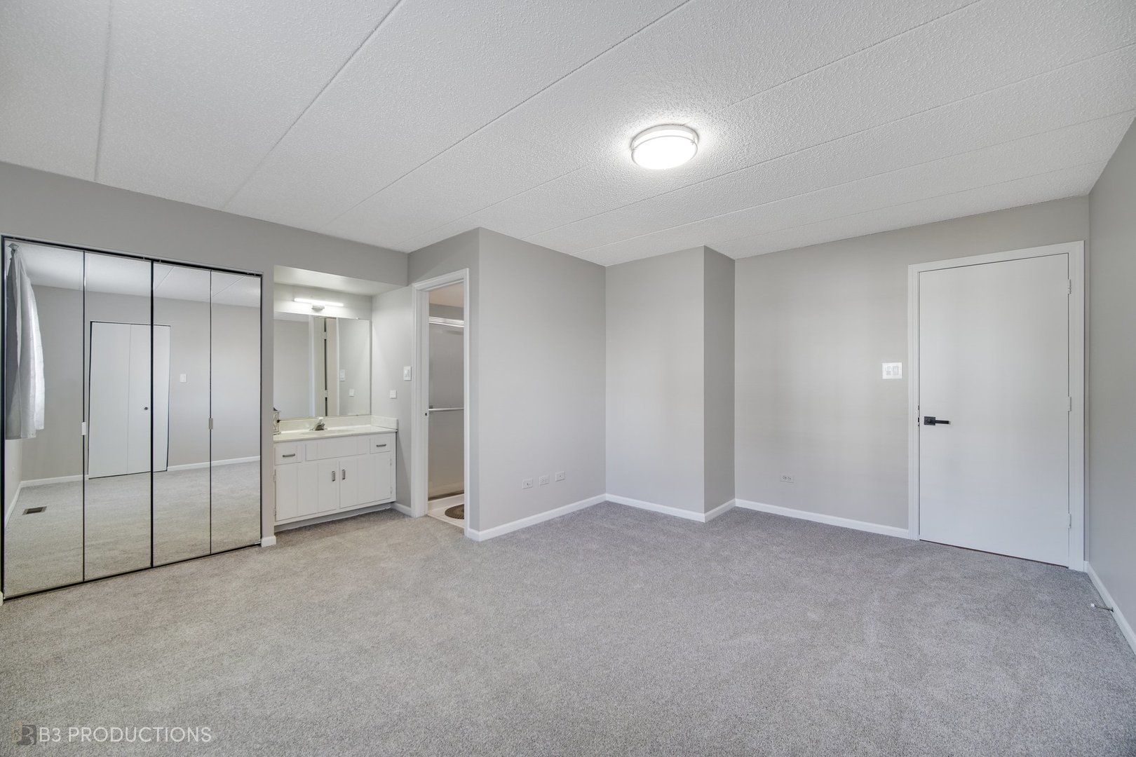10531 S ROBERTS Road Unit: 1-A