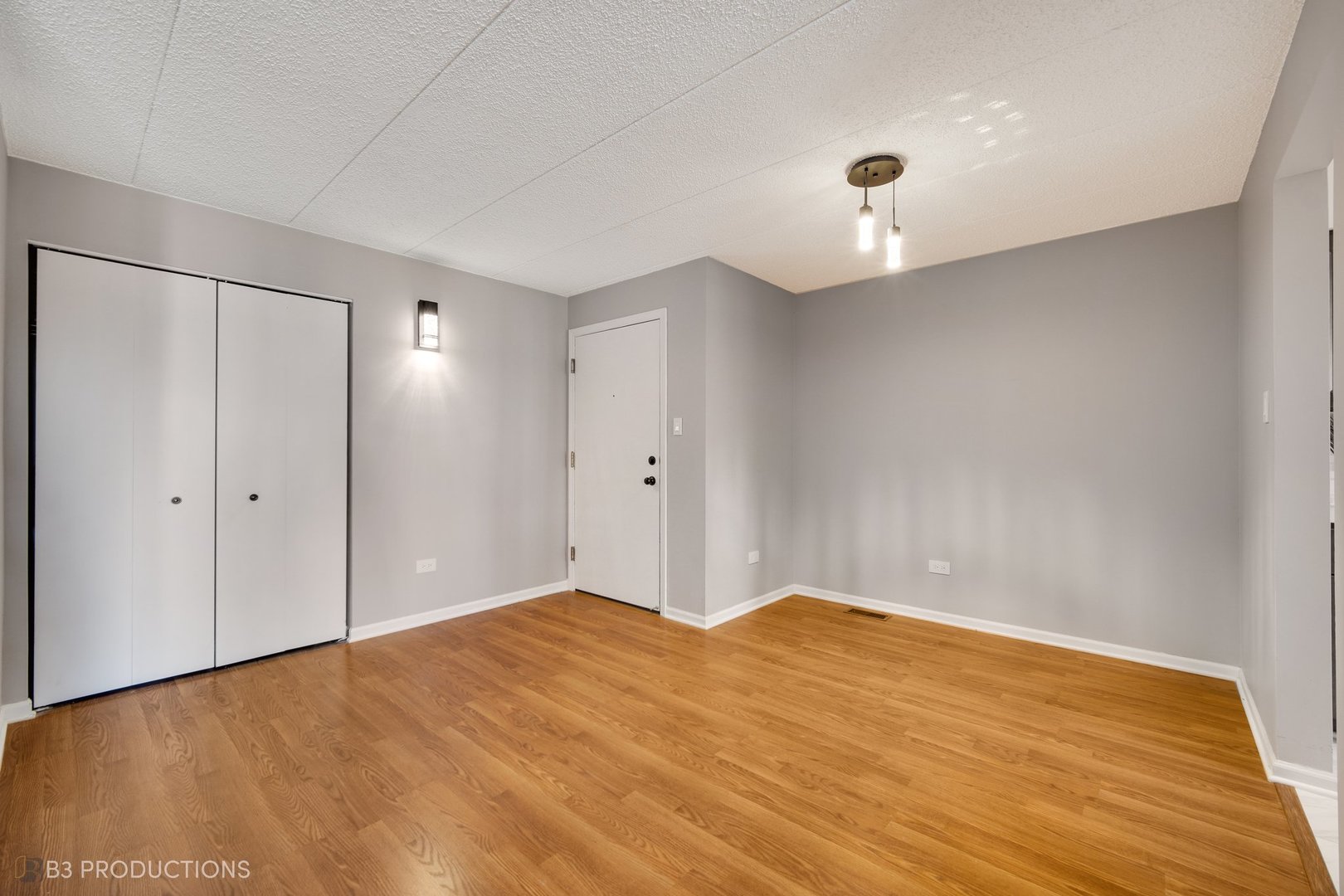 10531 S ROBERTS Road Unit: 1-A
