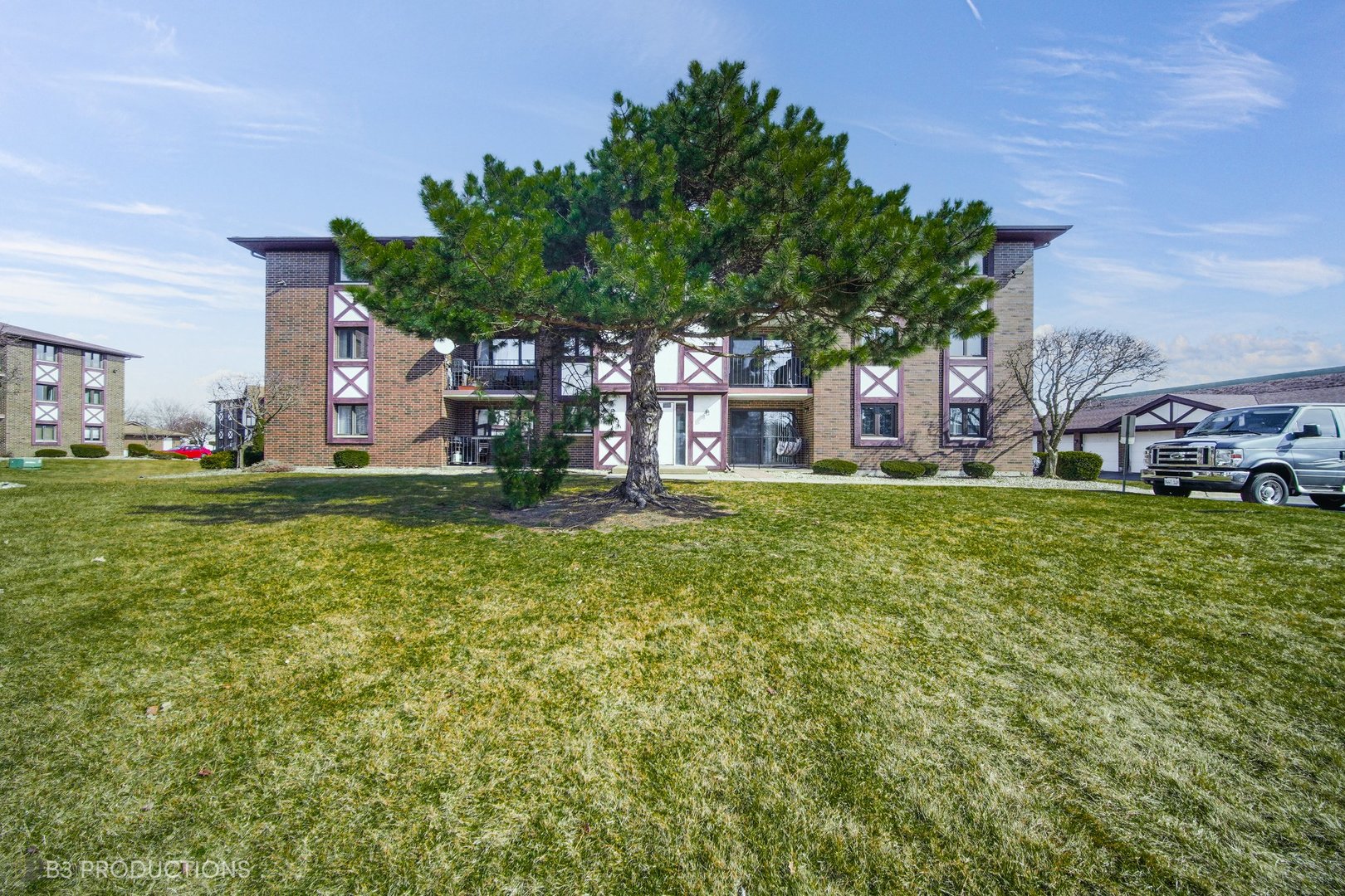 10531 S ROBERTS Road Unit: 1-A