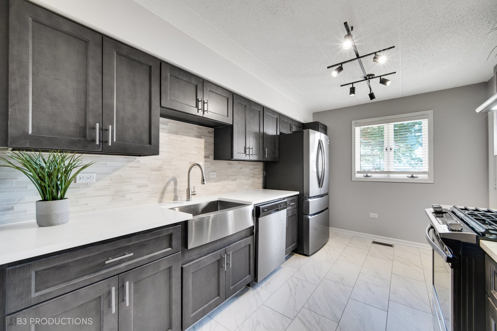 10531 S ROBERTS Road Unit: 1-A