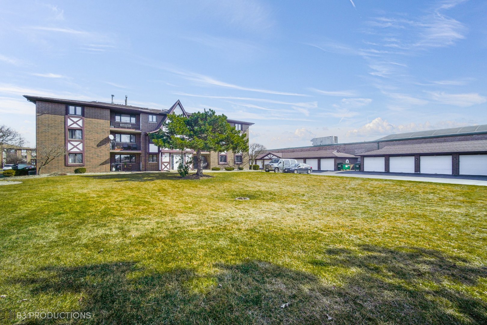 10531 S ROBERTS Road Unit: 1-A