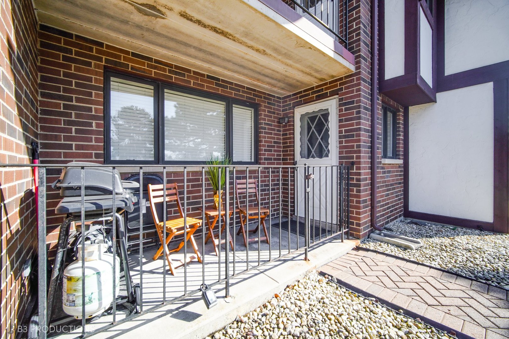 10531 S ROBERTS Road Unit: 1-A