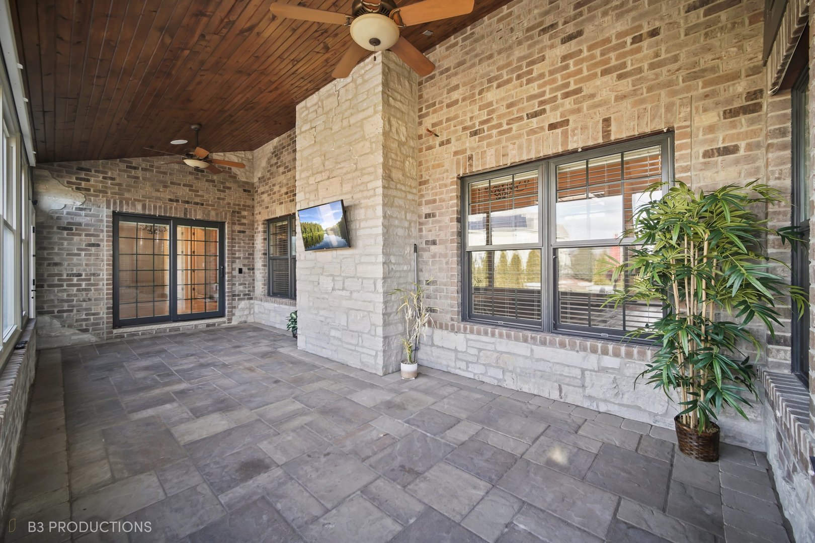 26312 W Cameron Court