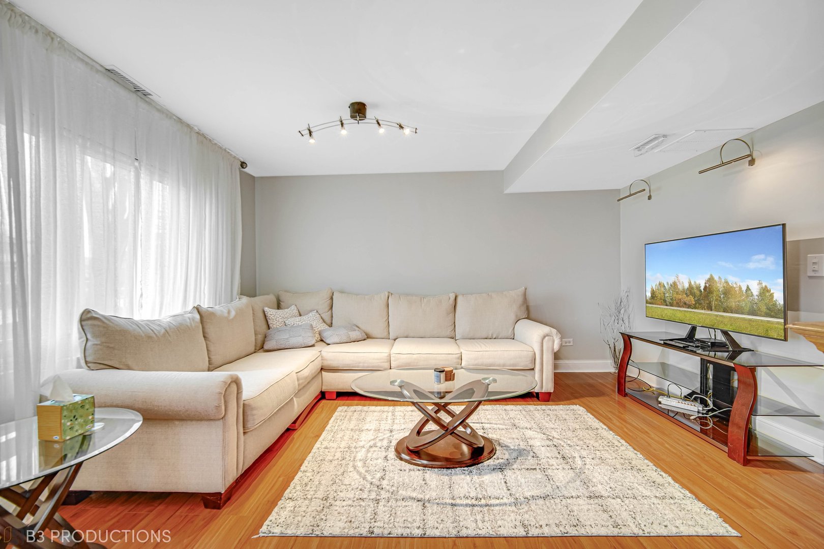 5437 S Ashland Avenue