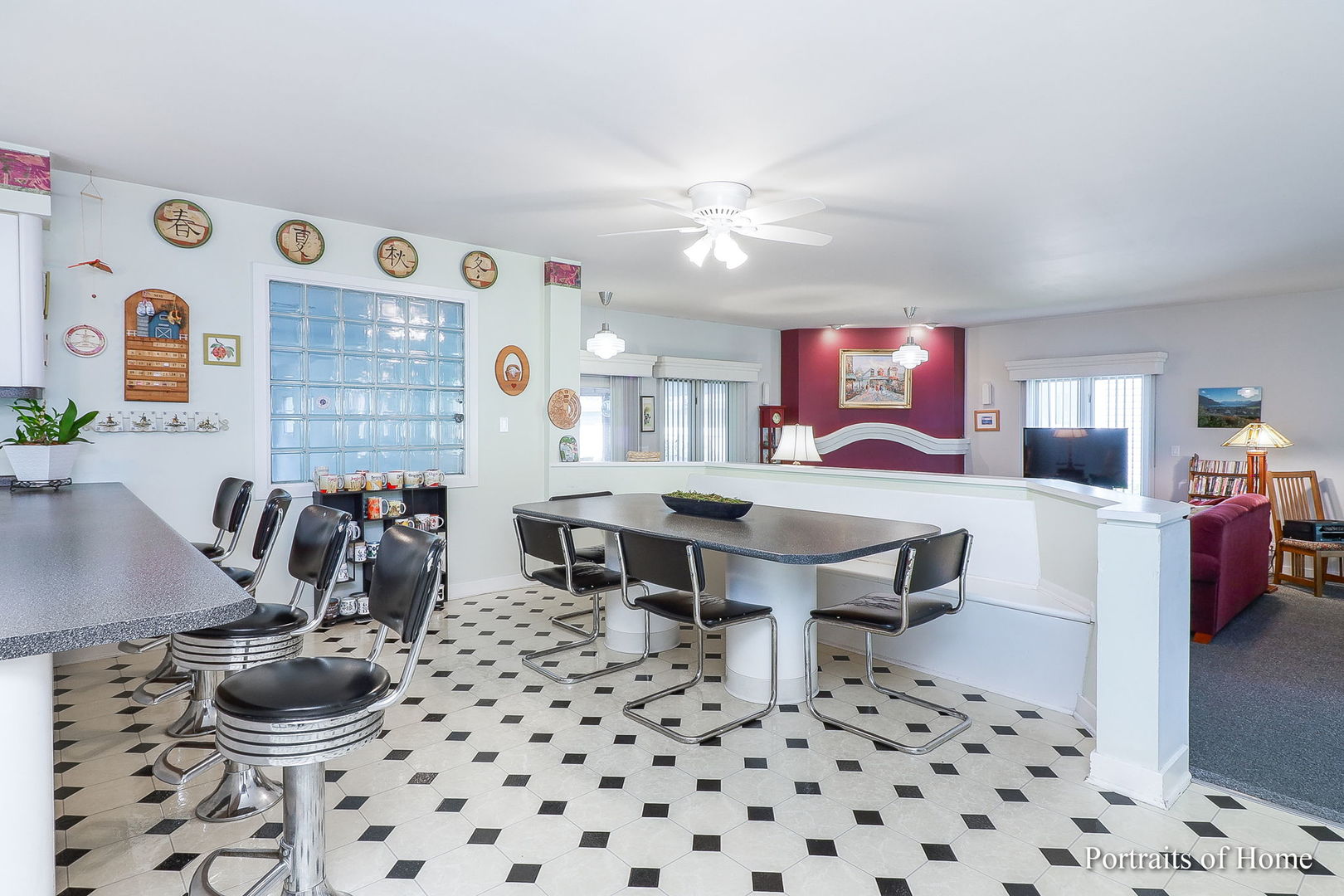 236 S Riverside Drive