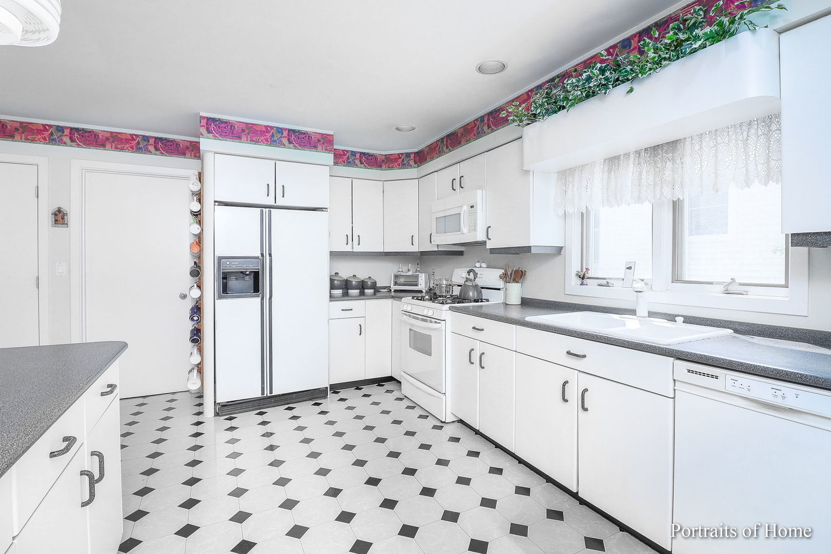 236 S Riverside Drive