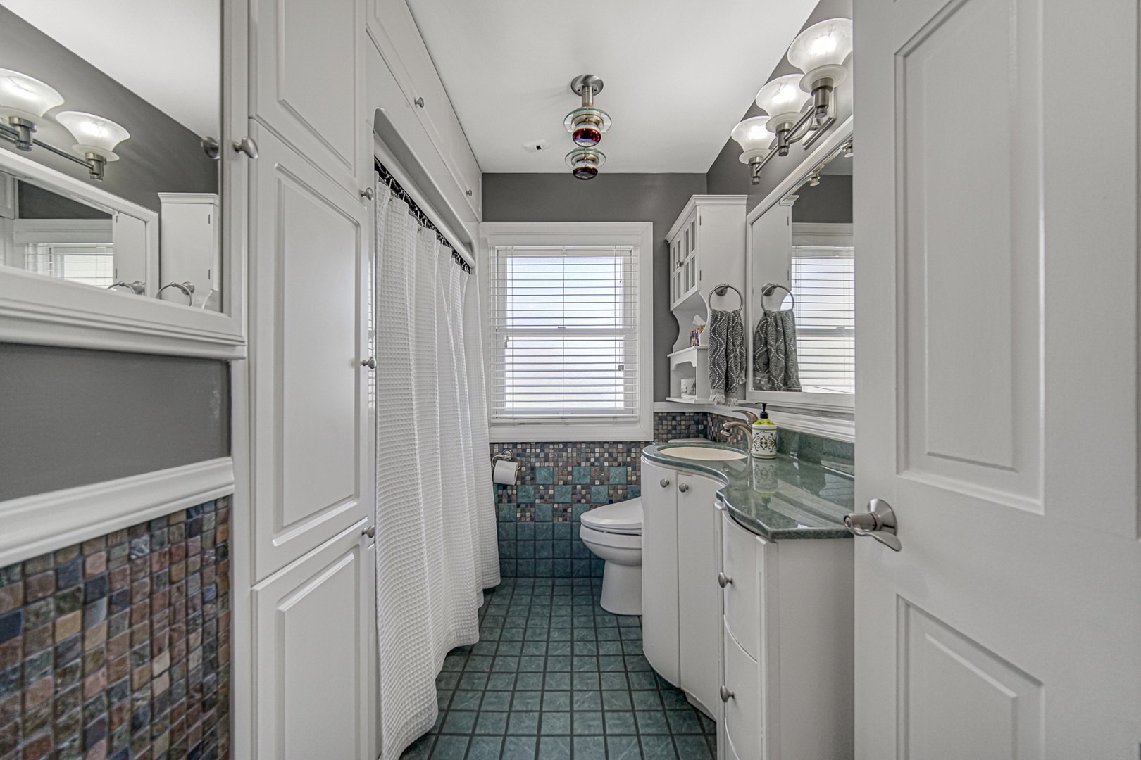 276 N Jackson Road