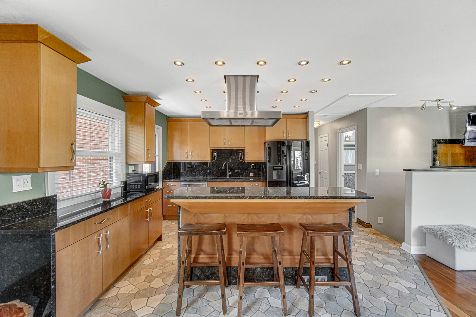 276 N Jackson Road