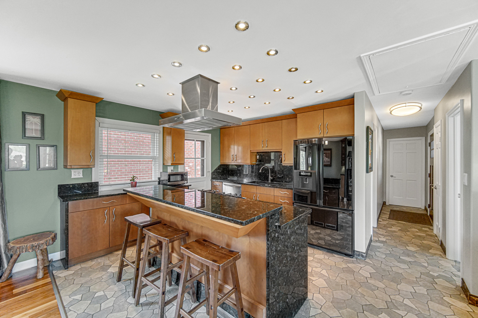 276 N Jackson Road
