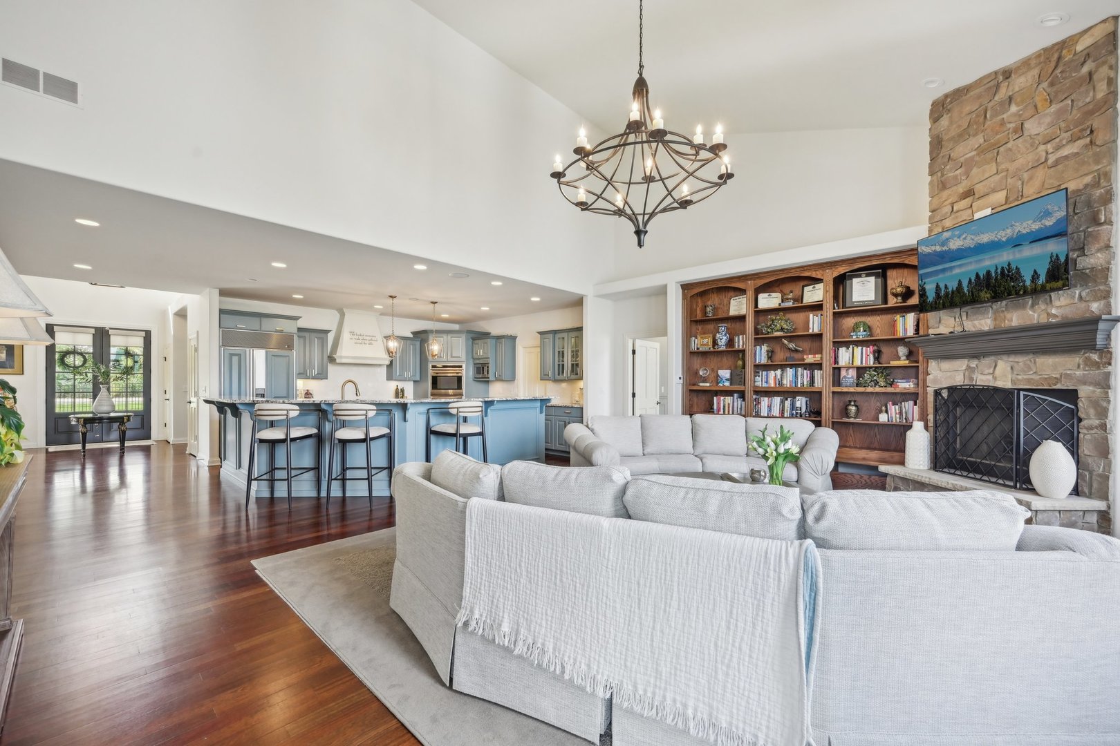 22514 Lake Mary Drive