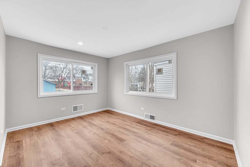 211 W 112th Place