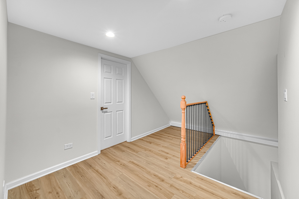 211 W 112th Place