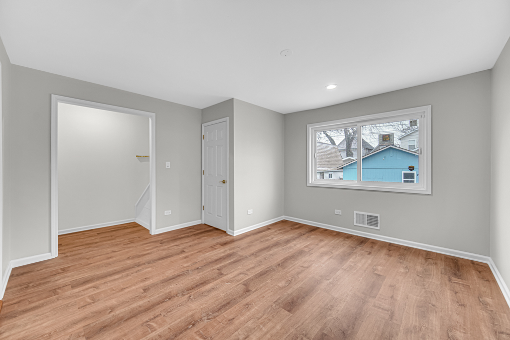 211 W 112th Place