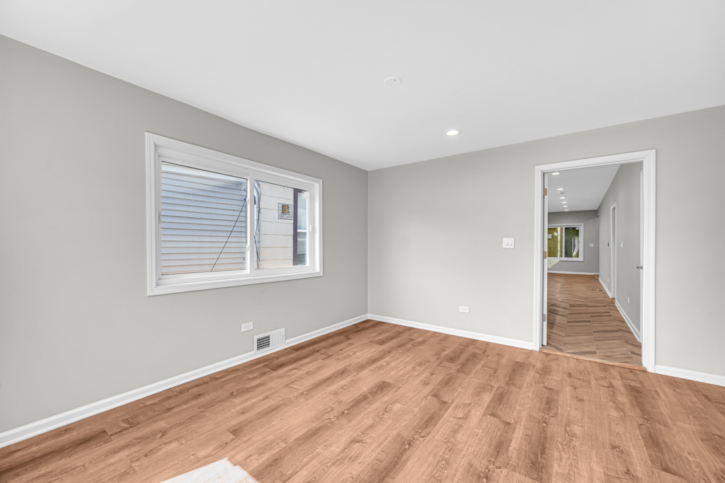 211 W 112th Place
