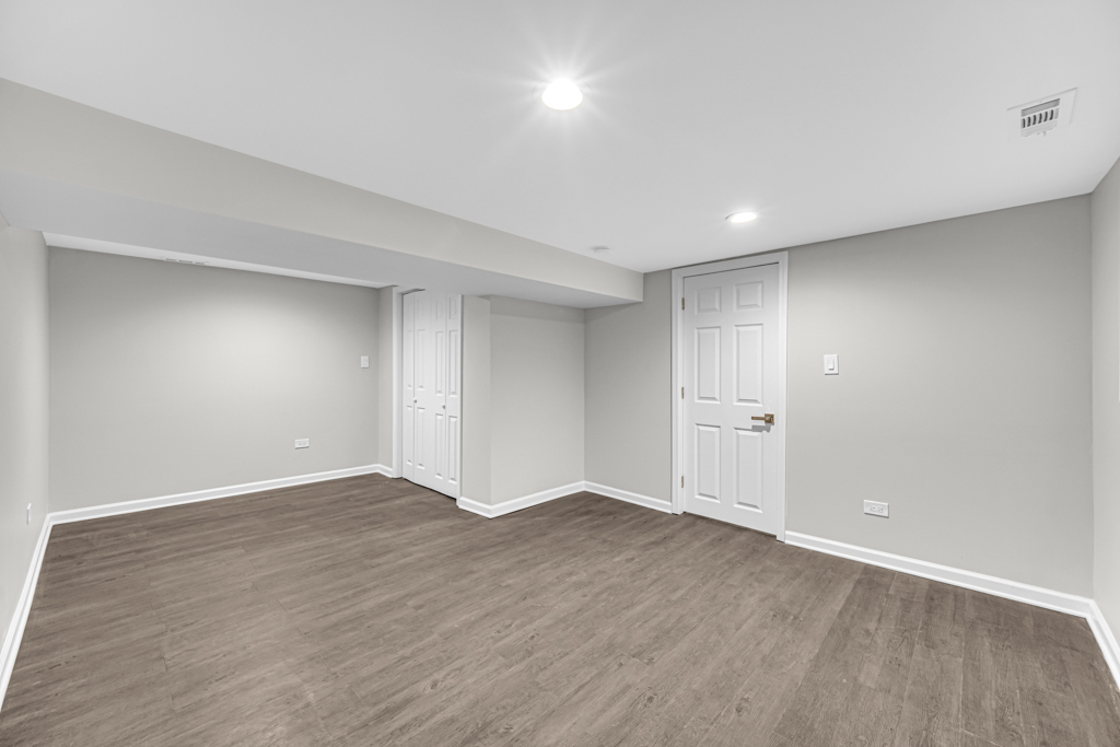 211 W 112th Place