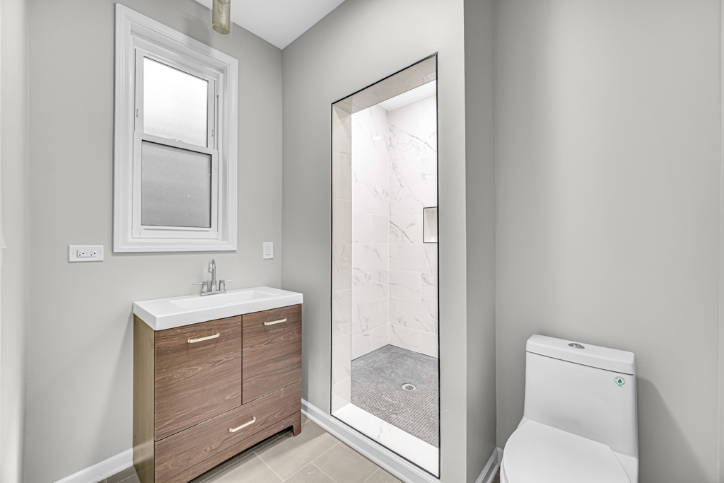 211 W 112th Place